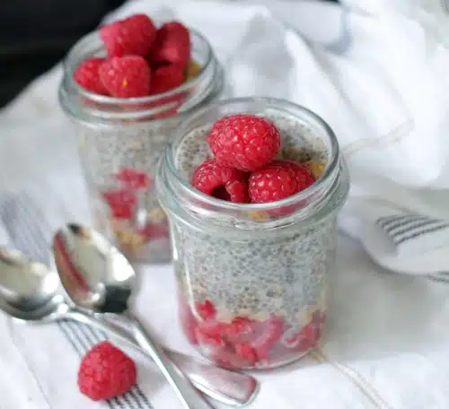 Chia-Pudding ist ein gesundes, ballaststoffreiches Frühstück.