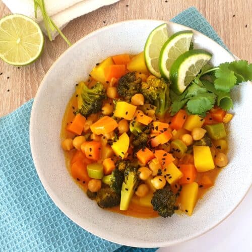 Einfaches Kichererbsen Curry mit Gemüse: 30 Minuten Rezept